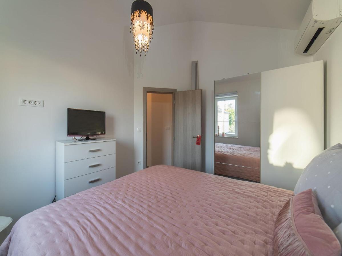Apartment Fiora Каштела Экстерьер фото