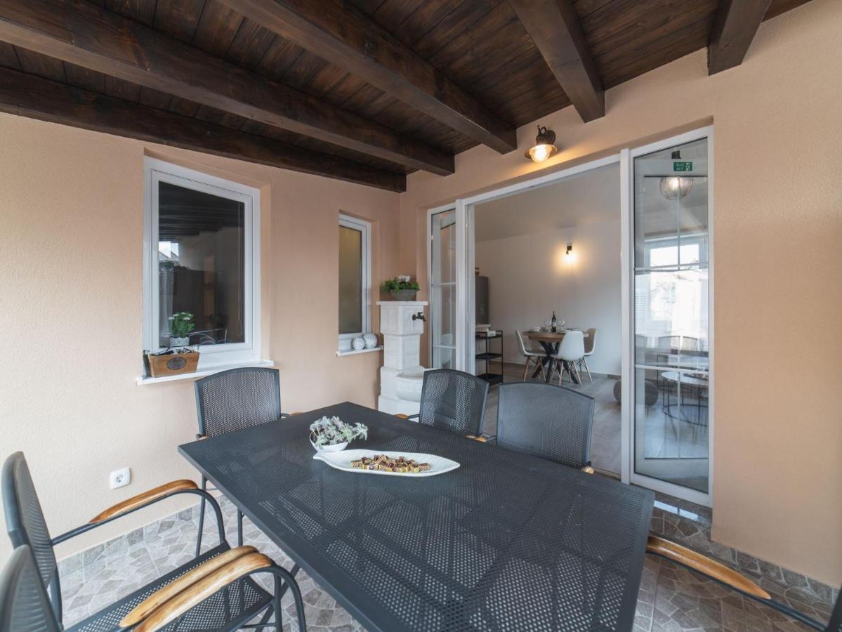 Apartment Fiora Каштела Экстерьер фото