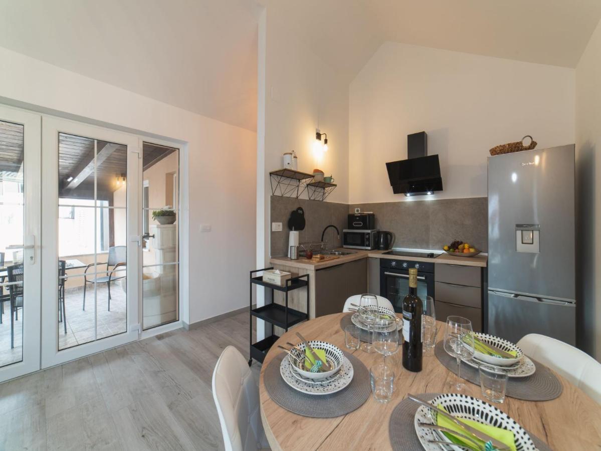Apartment Fiora Каштела Экстерьер фото