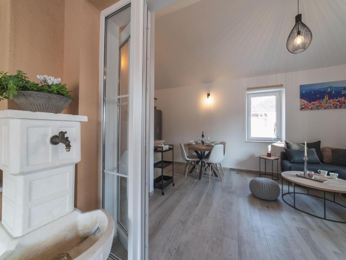 Apartment Fiora Каштела Экстерьер фото