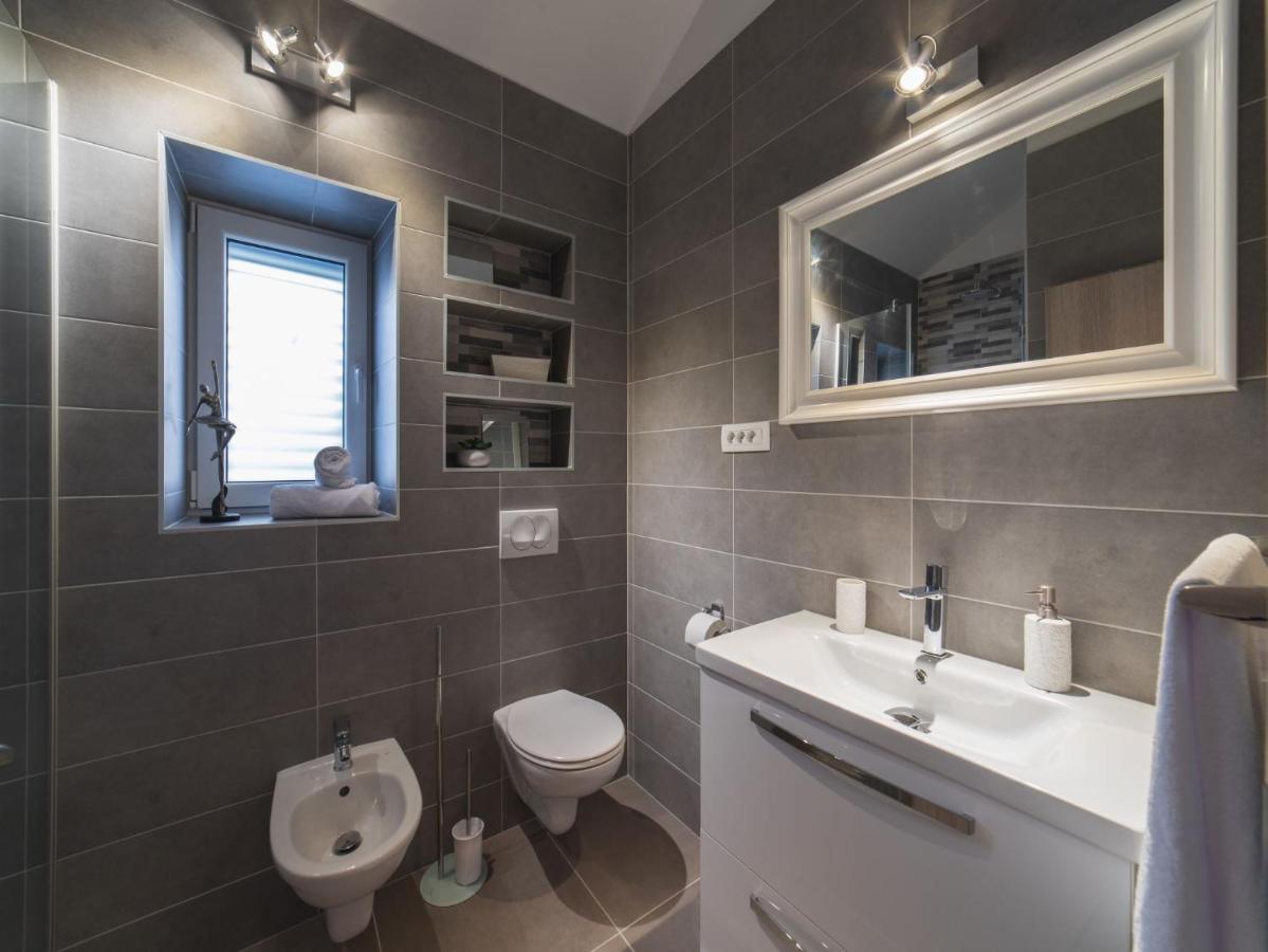 Apartment Fiora Каштела Экстерьер фото