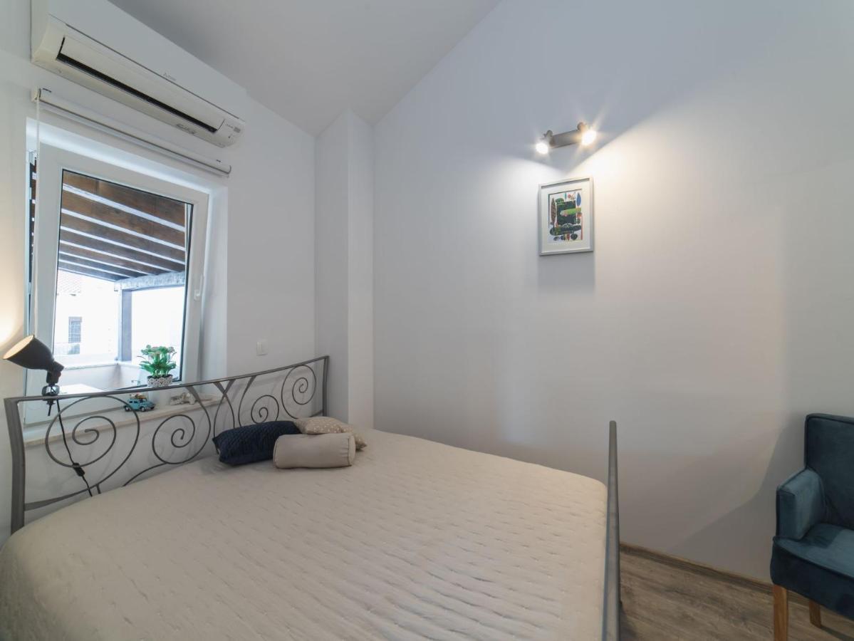 Apartment Fiora Каштела Экстерьер фото