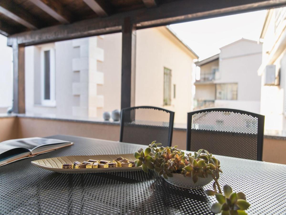 Apartment Fiora Каштела Экстерьер фото