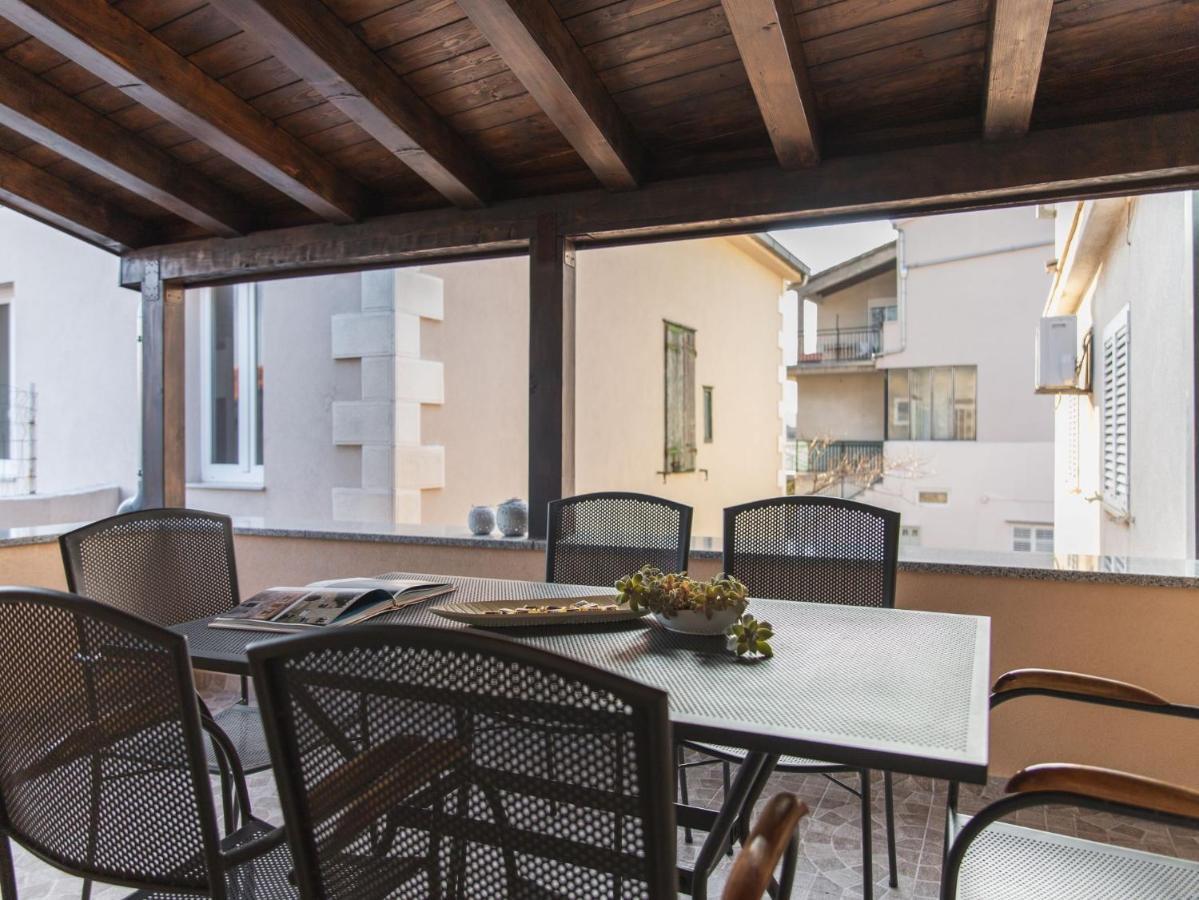 Apartment Fiora Каштела Экстерьер фото