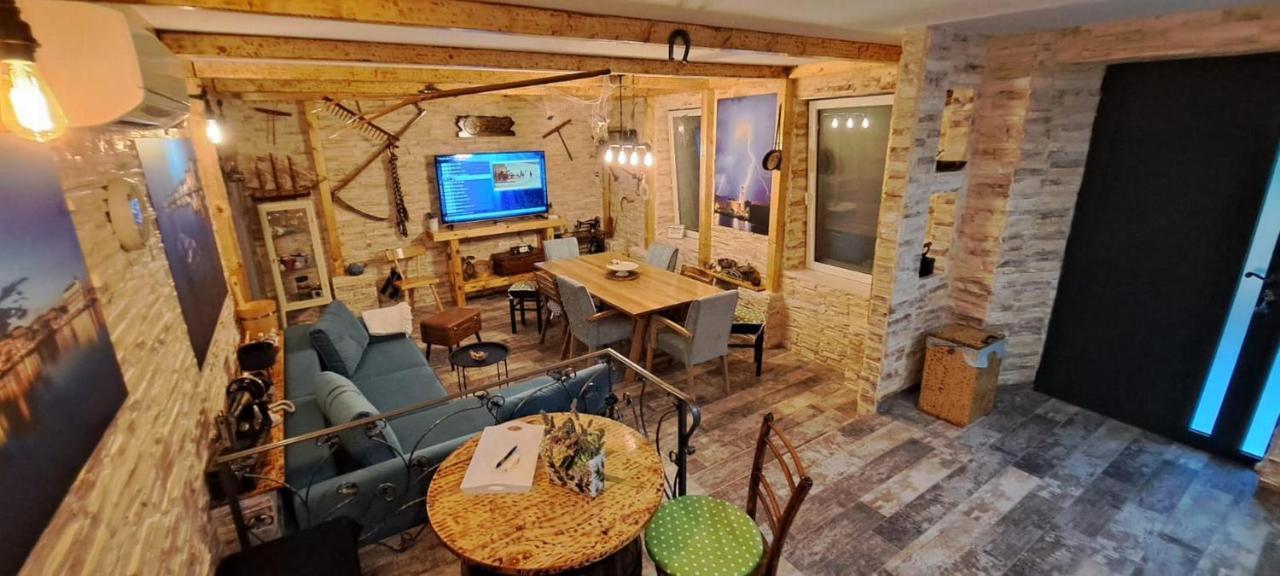 Apartment Fiora Каштела Экстерьер фото